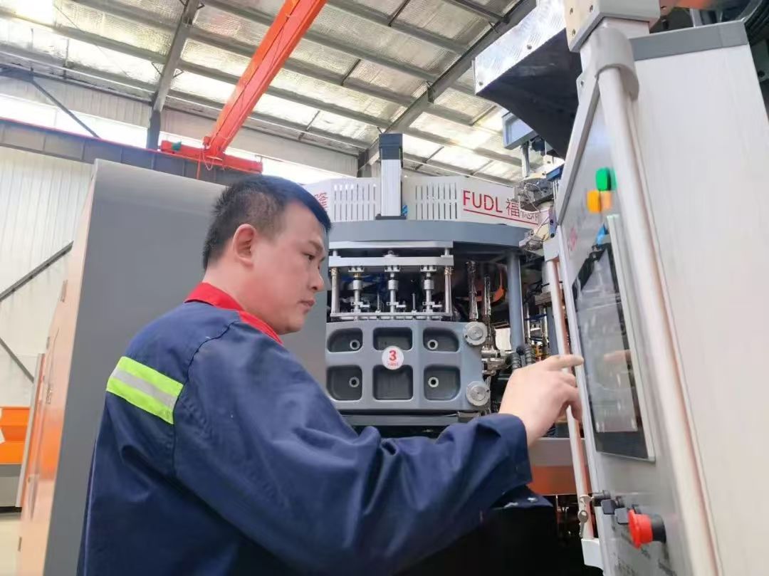 吹塑機(jī)調(diào)試中的問(wèn)題及其解決辦法(塑料工藝篇)”